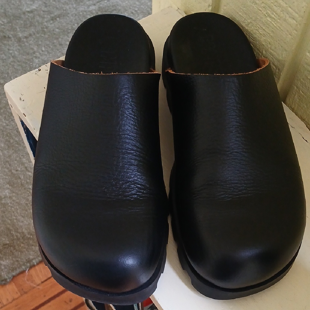 Camper Brutus Leather Clogs